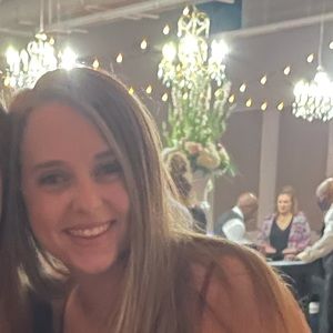 Meet your Posher, Lindsey